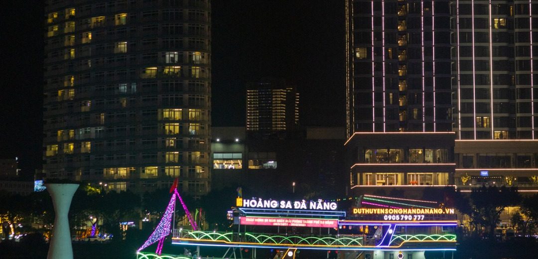 Du Thuyền Hoàng Sa